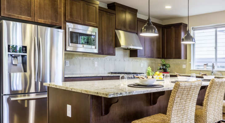 Virtuvės baldai su sala