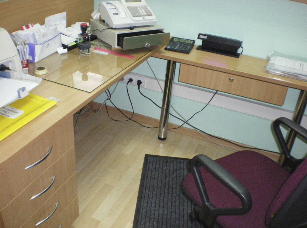 Baldai biurui-priimamojo baldai-spintos-lentynos-stalai-vadovo kabinetas